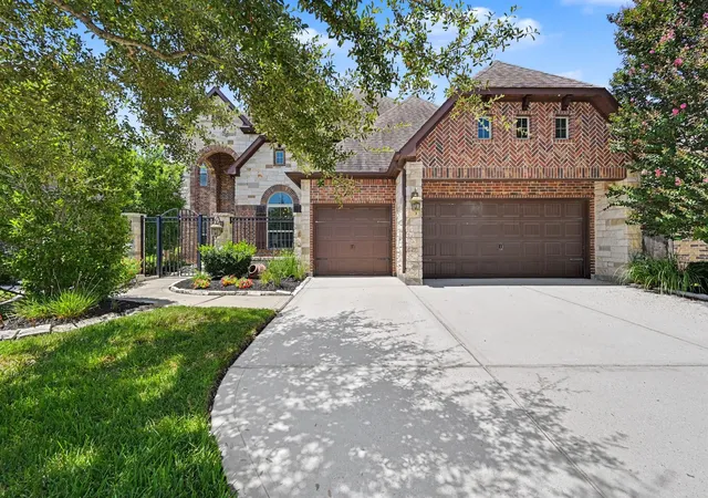 Photo 1 of Single family home for sale at 2807 Alan Lake Ln, Spring, TX 77388 | MLS# 18161526 | Listing updated on 2026-09-19