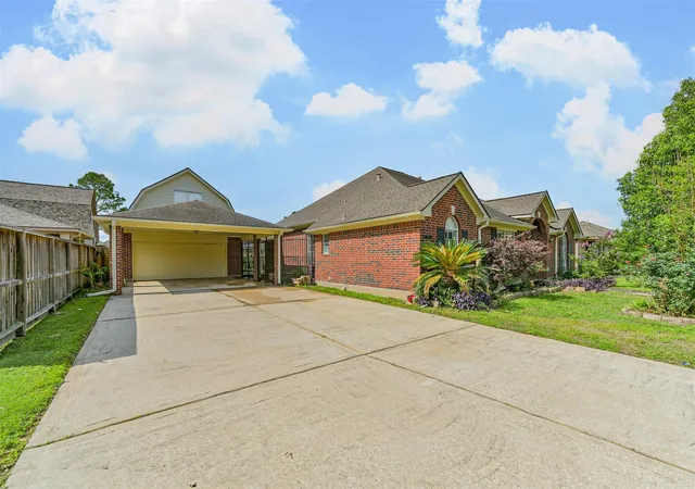 2nd image of 3519 Dry Creek Dr, Pasadena, TX 77505 | MLS# 89330101