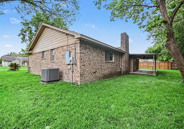 Homes for sale in La Porte, TX | 1917 Coupland Dr, La Porte, TX 77571 | MLS# 87737386