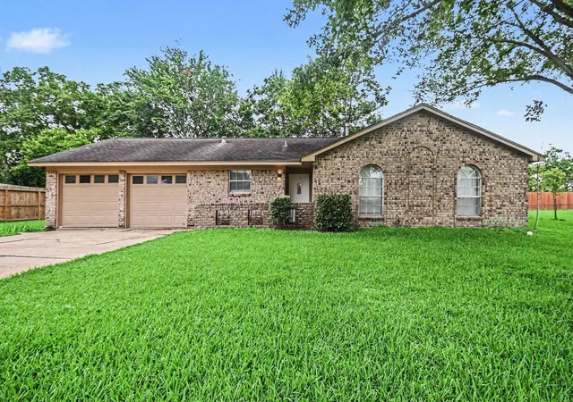 Homes for sale in La Porte, TX | 1917 Coupland Dr, La Porte, TX 77571 | MLS# 87737386
