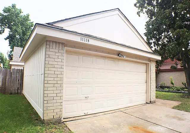 4th image of 11118 High Star Dr, Houston, TX 77072 | MLS# 92930761
