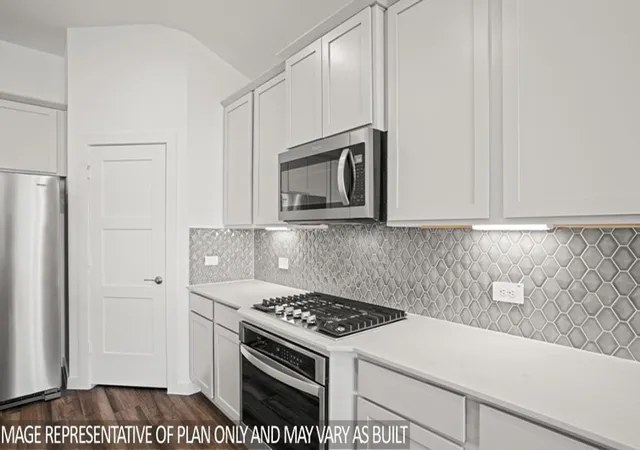 Photo 3 of Sale Pending at 429 Summerset Landing Ct, Conroe, TX 77304 | MLS# 89016822 | Listing updated on 2026-09-01
