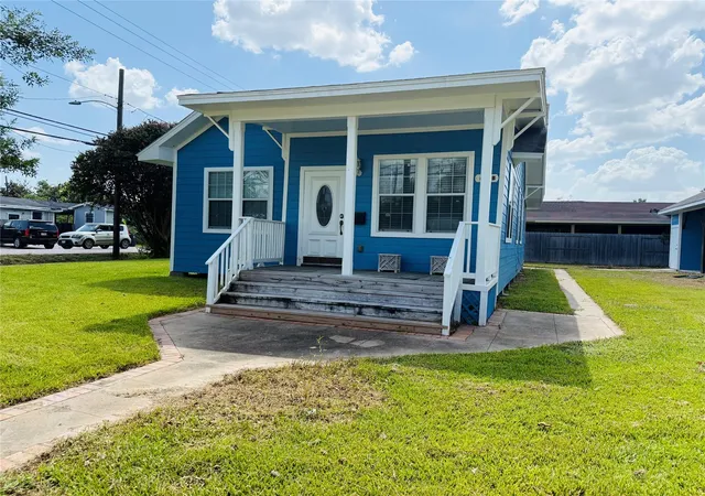 Photo 2 of Single family home for sale at 446 Zoe St, Houston, TX 77020 | MLS# 39444053 | Listing updated on 2026-08-08