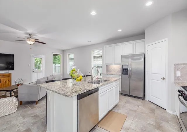 Photo 3 of Sale Pending at 5611 Claymore Meadow Ln, Spring, TX 77389 | MLS# 37705506 | Listing updated on 2026-09-07
