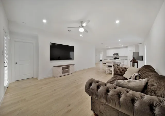 Photo 3 of Single family home for sale at 7839 Bel Fiore Dr, Richmond, TX 77406 | MLS# 54511224 | Listing updated on 2026-08-25