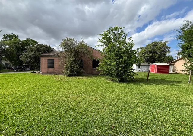 Homes for sale in Houston, TX | 1419 Silverdale St, Houston, TX 77029 | MLS# 57412930