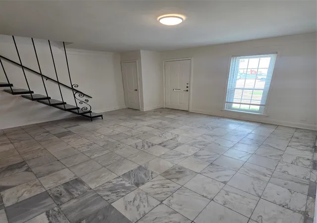 Photo 3 of Condo for sale at 2693 Marilee Ln, Houston, TX 77057 | MLS# 4534772 | Listing updated on 2026-08-13