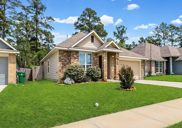 Photo 3 of Single family home for sale at 121 New Dawn Trl, Huntsville, TX 77320 | MLS# 56534039 | Listing updated on 2026-08-05
