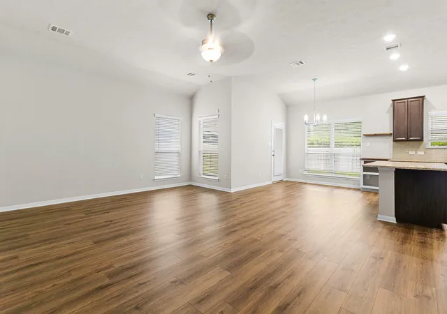 Photo 3 of Single family home for sale at 121 New Dawn Trl, Huntsville, TX 77320 | MLS# 56534039 | Listing updated on 2026-08-05