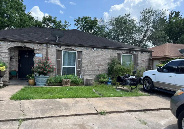 5th image of 12207 White Cap Ln, Houston, TX 77072 | MLS# 33033215