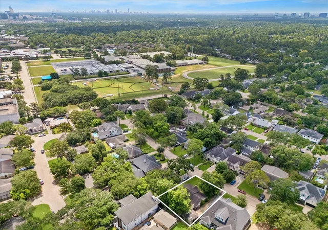 3rd image of 13822 Saint Marys Ln, Houston, TX 77079 | MLS# 48052966