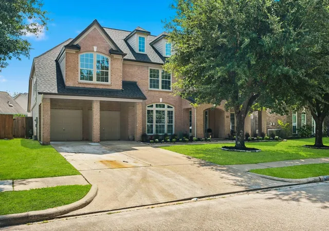 3rd image of 16010 Ashvale Dr, Tomball, TX 77377 | MLS# 63740301