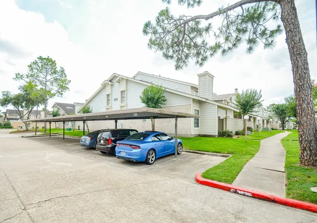 5th image of 6211 Ludington Dr #21-909, Houston, TX 77035 | MLS# 12785075