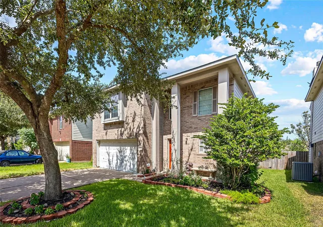 Photo 3 of Single family home for sale at 19542 Tahoka Springs Dr, Katy, TX 77449 | MLS# 58724435 | Listing updated on 2026-09-19