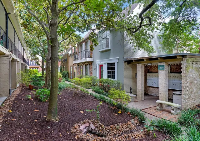 3rd image of 11550 Chimney Rock Rd #324, Houston, TX 77035 | MLS# 65493802