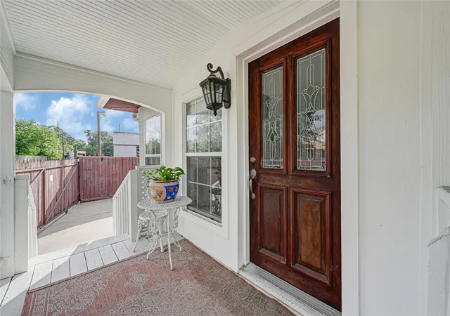 3rd image of 2809 Tooke St, Houston, TX 77023 | MLS# 65532716
