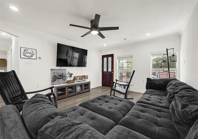 4th image of 2809 Tooke St, Houston, TX 77023 | MLS# 65532716