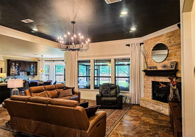 4th image of 51 Red Maple Ct, Lake Jackson, TX 77566 | MLS# 7674952