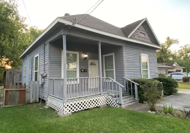 2nd image of 1910 Worms St, Houston, TX 77020 | MLS# 93004678