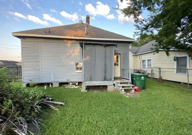 3rd image of 1910 Worms St, Houston, TX 77020 | MLS# 93004678