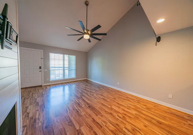 5th image of 1880 White Oak Dr #176, Houston, TX 77009 | MLS# 87419304