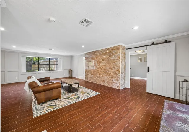 Photo 3 of Single family home for sale at 7827 Zilonis Ct, Jersey Village, TX 77040 | MLS# 5260267 | Listing updated on 2026-09-09
