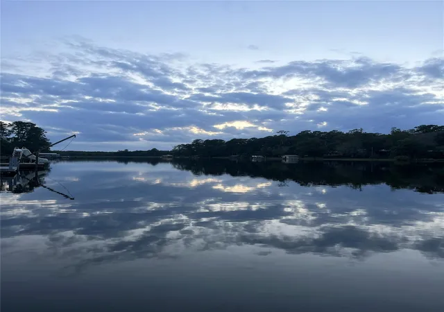 Photo 3 of Sale Pending at 1 Sunset Lake, Huntsville, TX 77340 | MLS# 59254348 | Listing updated on 2026-08-05