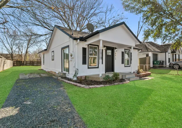 2nd image of 8413 Safeguard St, Houston, TX 77051 | MLS# 67561826