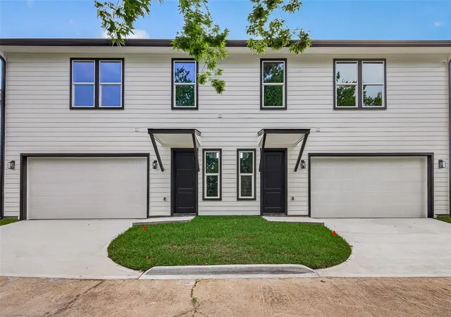 2nd image of 703 Carol Lynn Dr #A/B, Missouri City, TX 77489 | MLS# 68246531