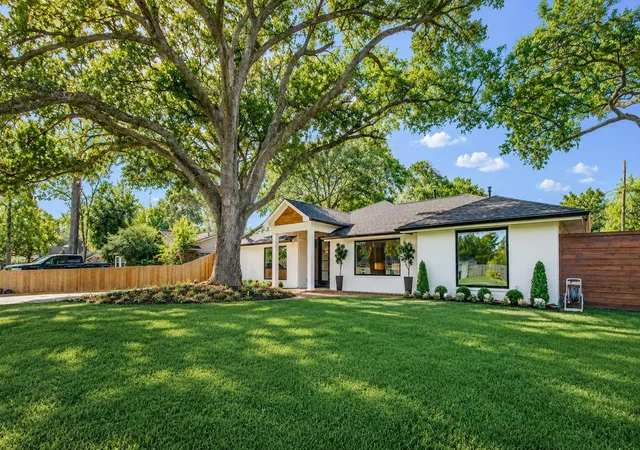 2nd image of 10506 Knoboak Dr, Houston, TX 77043 | MLS# 85355647