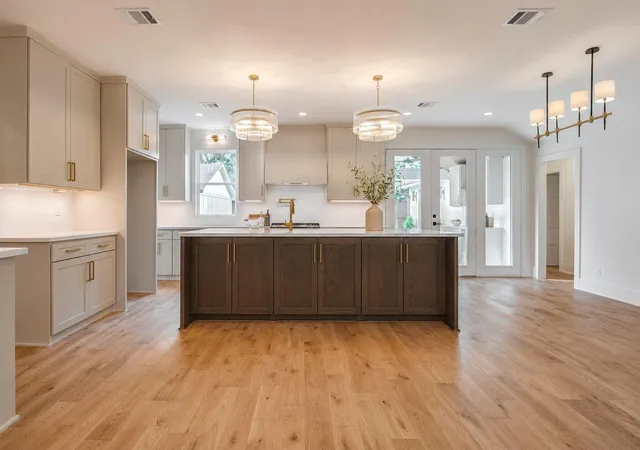 5th image of 10506 Knoboak Dr, Houston, TX 77043 | MLS# 85355647