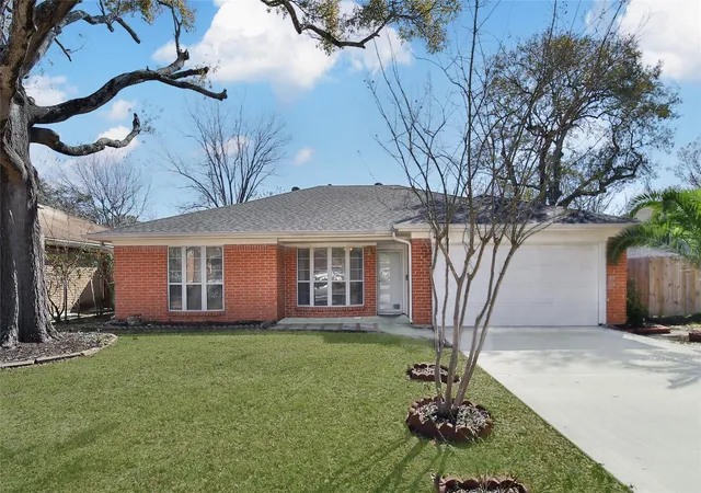 Homes for sale in Houston, TX | 990 Redway Ln, Houston, TX 77062 | MLS# 28282409