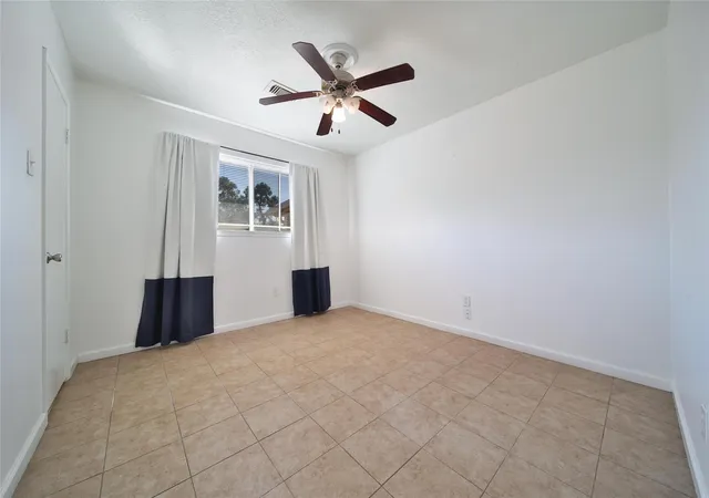 Homes for sale in Houston, TX | 990 Redway Ln, Houston, TX 77062 | MLS# 28282409