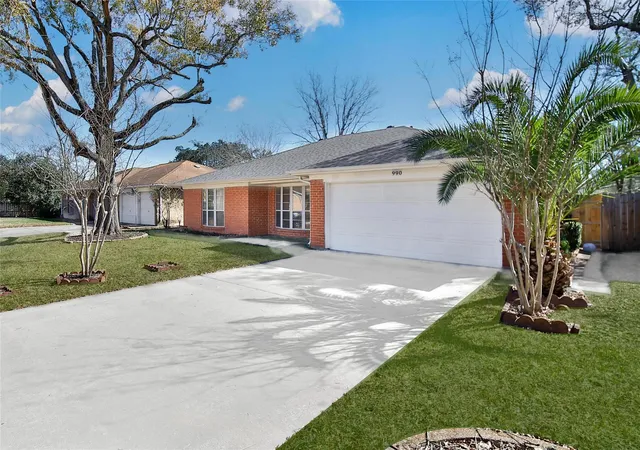 Homes for sale in Houston, TX | 990 Redway Ln, Houston, TX 77062 | MLS# 28282409