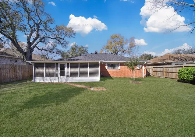 Homes for sale in Houston, TX | 990 Redway Ln, Houston, TX 77062 | MLS# 28282409
