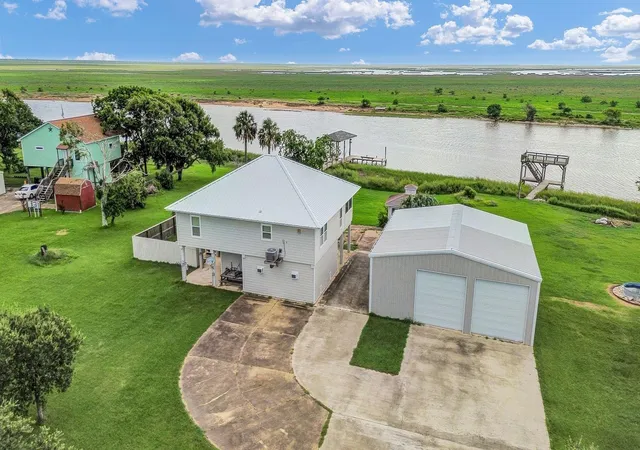 Photo 2 of Single family home for sale at 5256 County Rd 469, Brazoria, TX 77422 | MLS# 36415138 | Listing updated on 2026-07-22