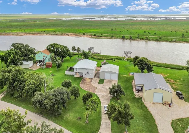 Photo 3 of Single family home for sale at 5256 County Rd 469, Brazoria, TX 77422 | MLS# 36415138 | Listing updated on 2026-07-22