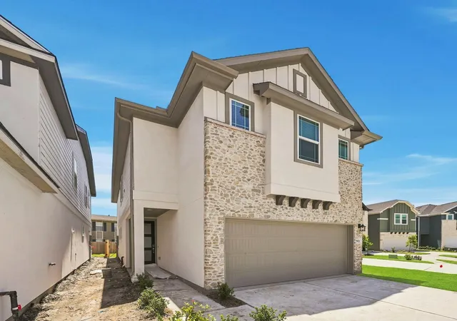 Photo 3 of Sale Pending at 2971 Park Hl Ln, Stafford, TX 77477 | MLS# 77241812 | Listing updated on 2026-09-26