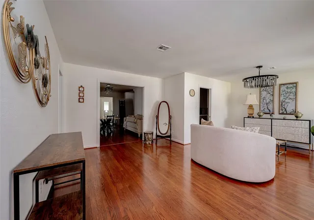 5th image of 4005 O'Meara Dr, Houston, TX 77025 | MLS# 84949385