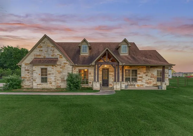 Homes for sale in New Waverly, TX | 106 Longhorn Loop, New Waverly, TX 77358 | MLS# 74833403