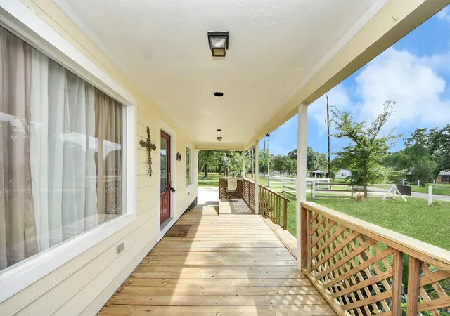 Homes for sale in Plantersville, TX | 15443 W Loop Dr, Plantersville, TX 77363 | MLS# 66960997