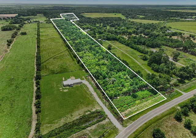 1st image of 0016 S Main, Anahuac, TX 77514 | MLS# 29567176