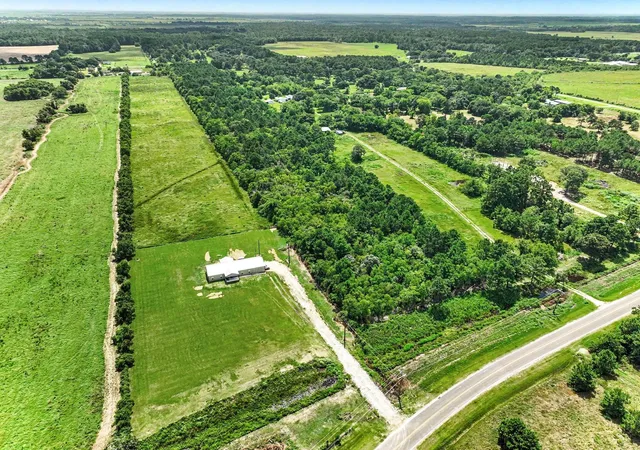4th image of 0016 S Main, Anahuac, TX 77514 | MLS# 29567176