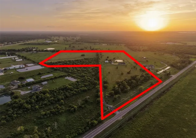 Photo 4 of Single family home for sale at 616 County Rd 44, Angleton, TX 77515 | MLS# 58452648 | Listing updated on 2026-09-23