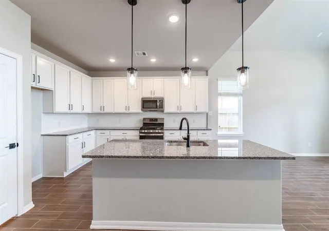 4th image of 3823 Mulberry Farms Dr, Santa Fe, TX 77510 | MLS# 52307587