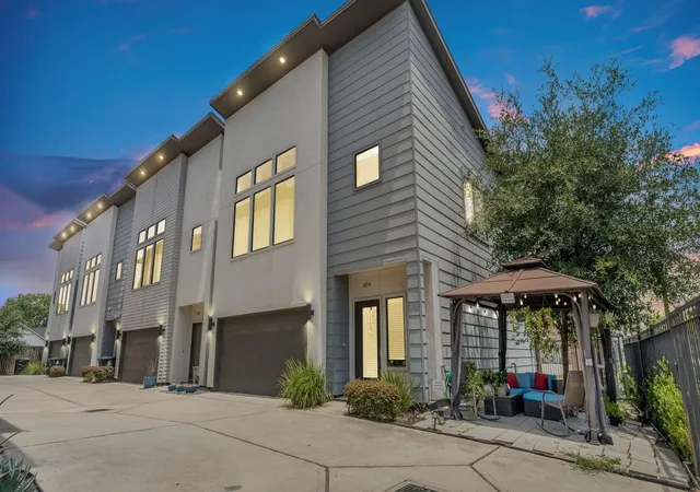 27th image of 404 Drennan St, Houston, TX 77003 | MLS# 46303396