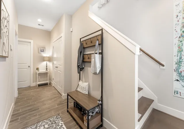 3rd image of 404 Drennan St, Houston, TX 77003 | MLS# 46303396