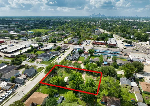 2nd image of 135 Luther, Houston, TX 77076 | MLS# 98037745