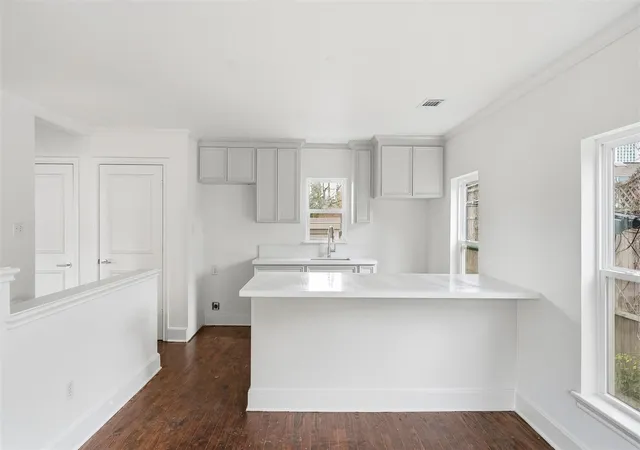 2nd image of 612 W Alabama St, Houston, TX 77006 | MLS# 22480124