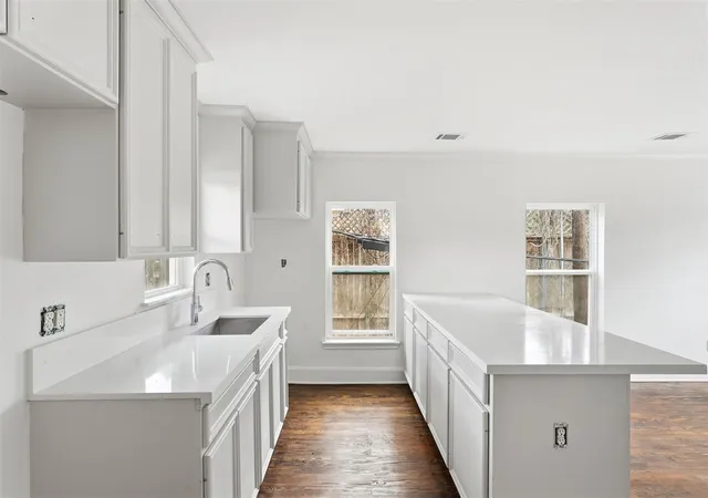 5th image of 612 W Alabama St, Houston, TX 77006 | MLS# 22480124